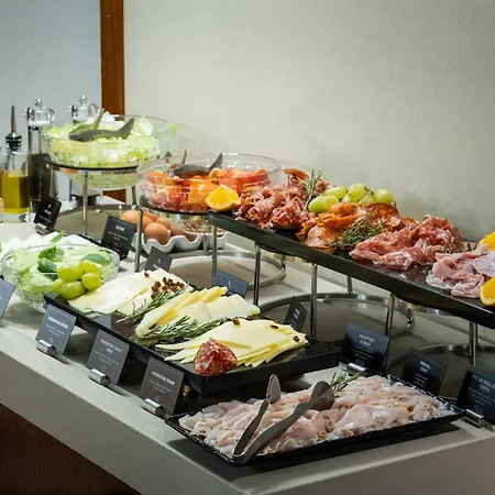 Suizo Hotell 3*